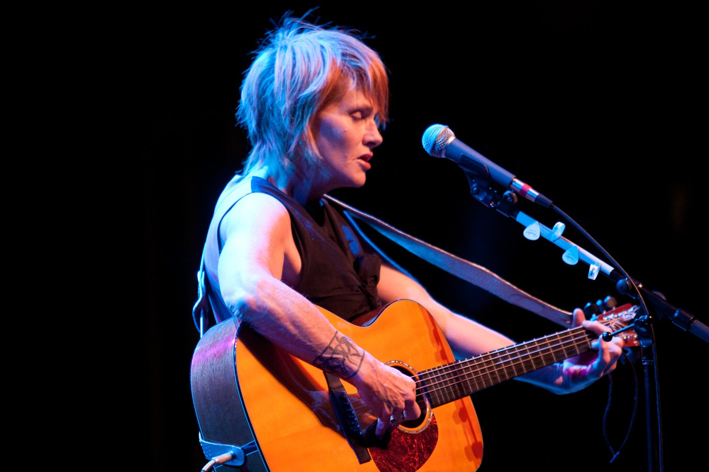 Shawn Colvin > Photo Gallery > About > Performing Arts Center Buffalo
