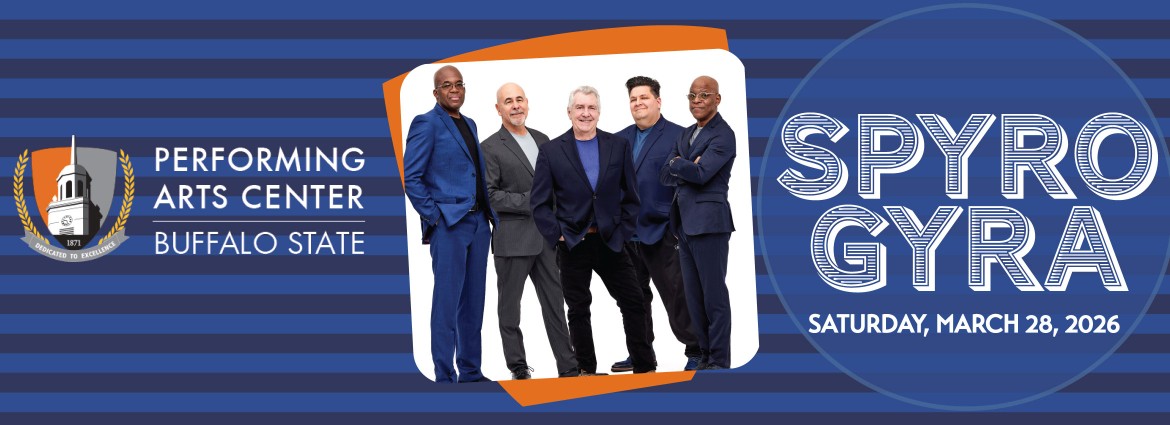 Photo of Spyro Gyra band members standing in a row