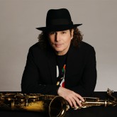 A picture of Boney James.